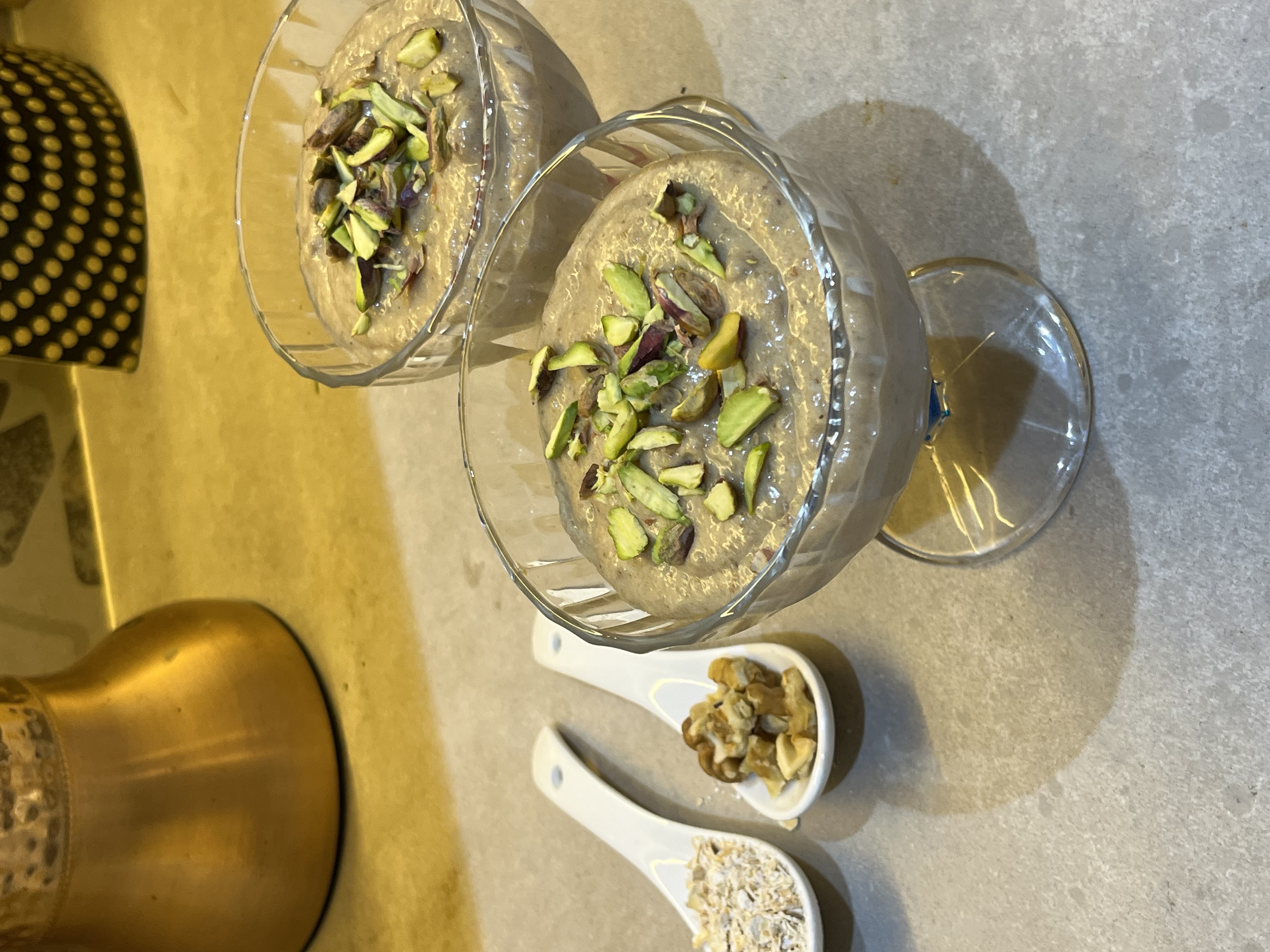 Oats and Walnut Halwa | Sugar-Free Halwa with Dates | Healthy Oats Halwa | Walnut Date Halwa Dessert — recipe by Renu Dalal